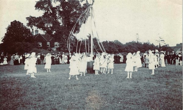 Otford children dance maypole 1918 or 1920